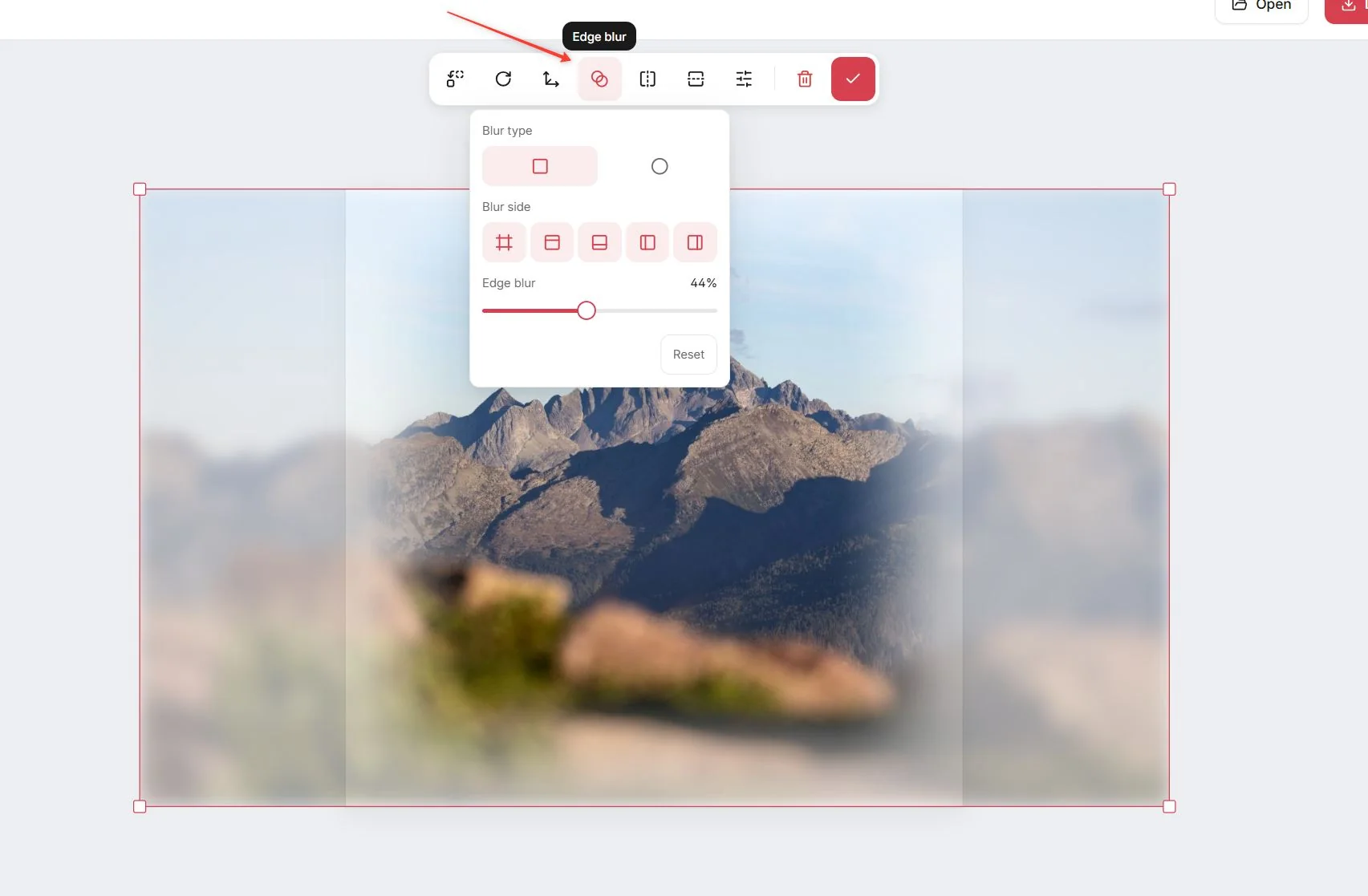 The edge-blur popover: type, sides and blur strength